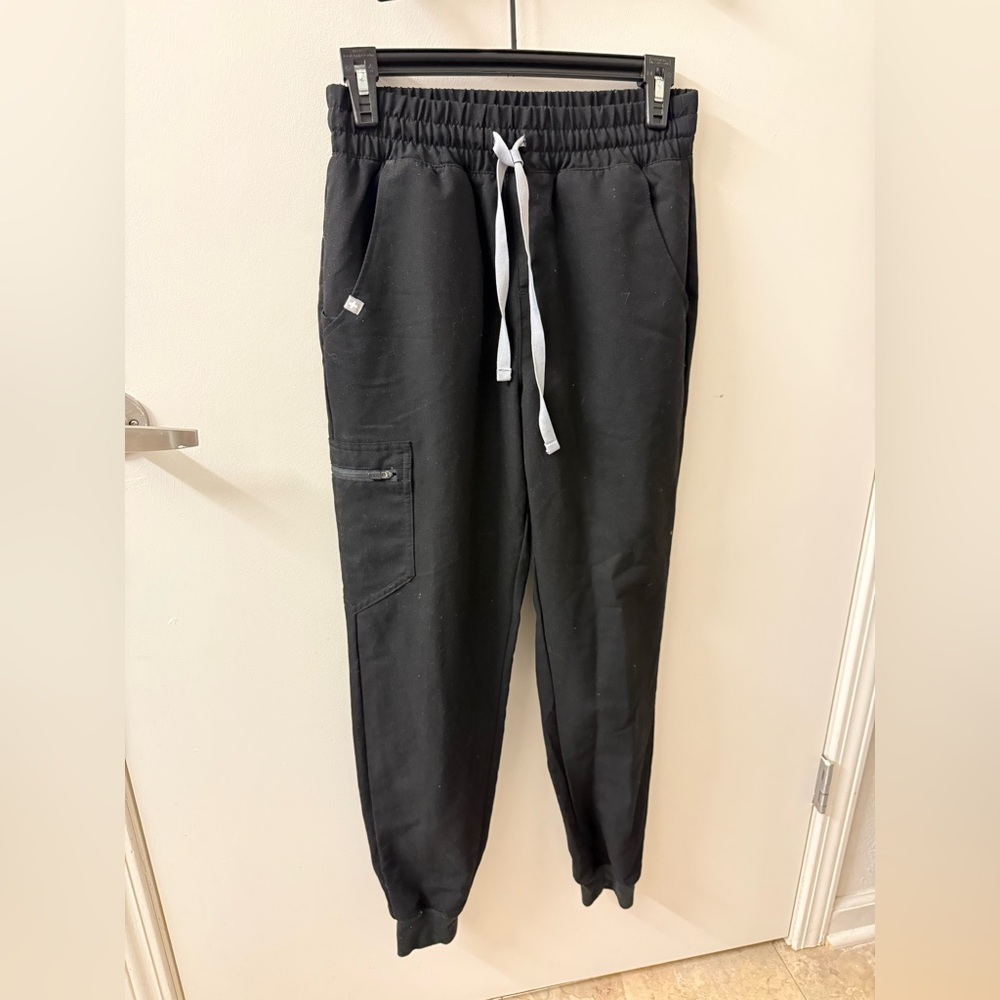 Figs black scrub pants
